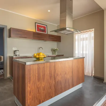 Stylish With Spectacular Views Apartment