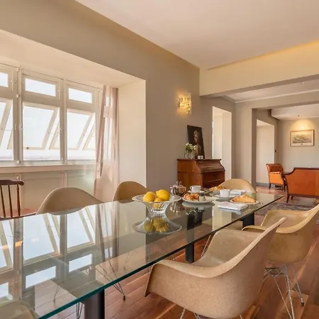 Stylish With Spectacular Views Apartment