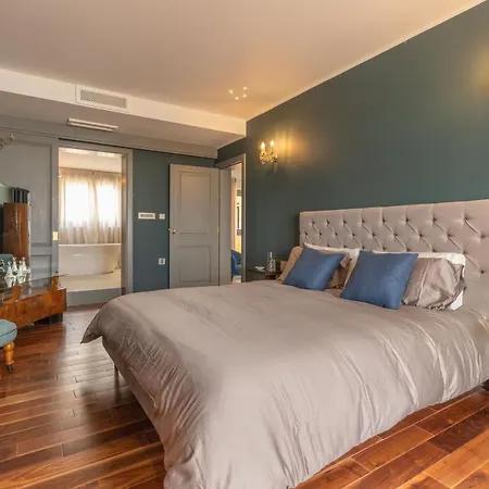 Apartment Stylish With Spectacular Views